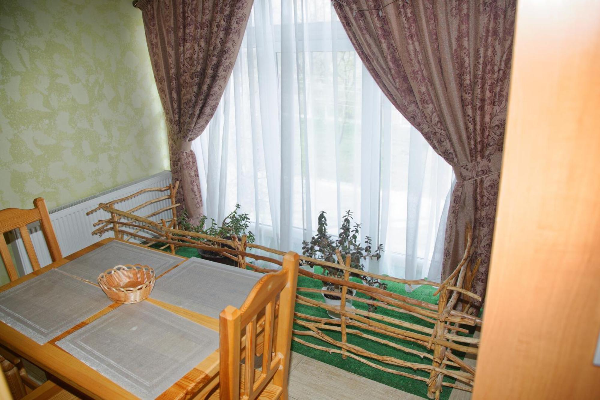 Mini-Hotel Yandrusi Kamianets-Podilsky Extérieur photo