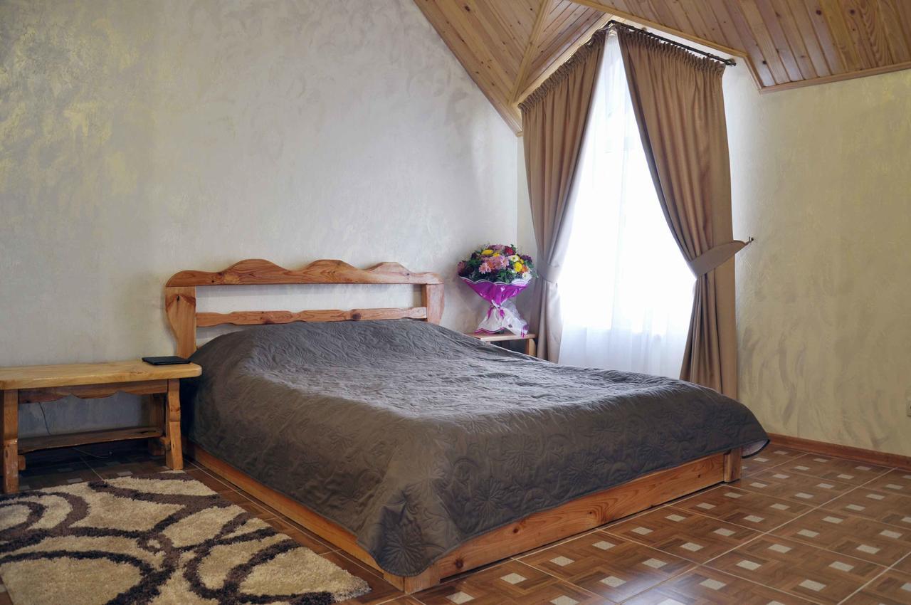 Mini-Hotel Yandrusi Kamianets-Podilsky Extérieur photo